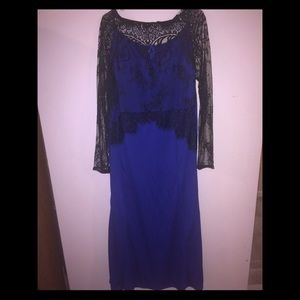 blue dress, lace sleeves